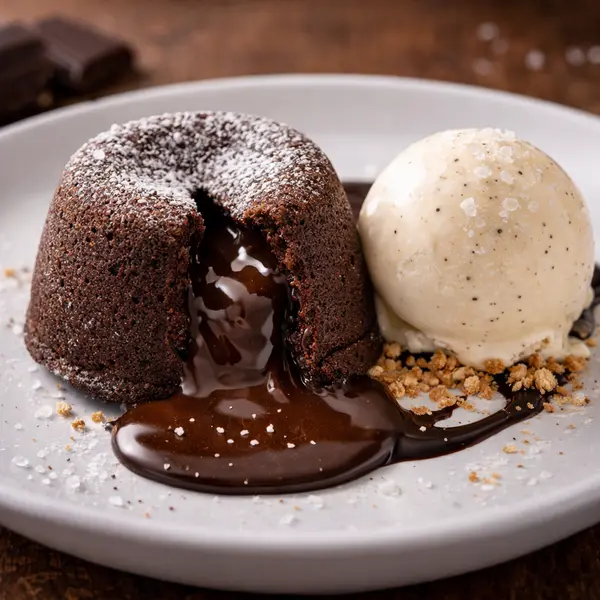 Coulant de chocolate con helado de vainilla