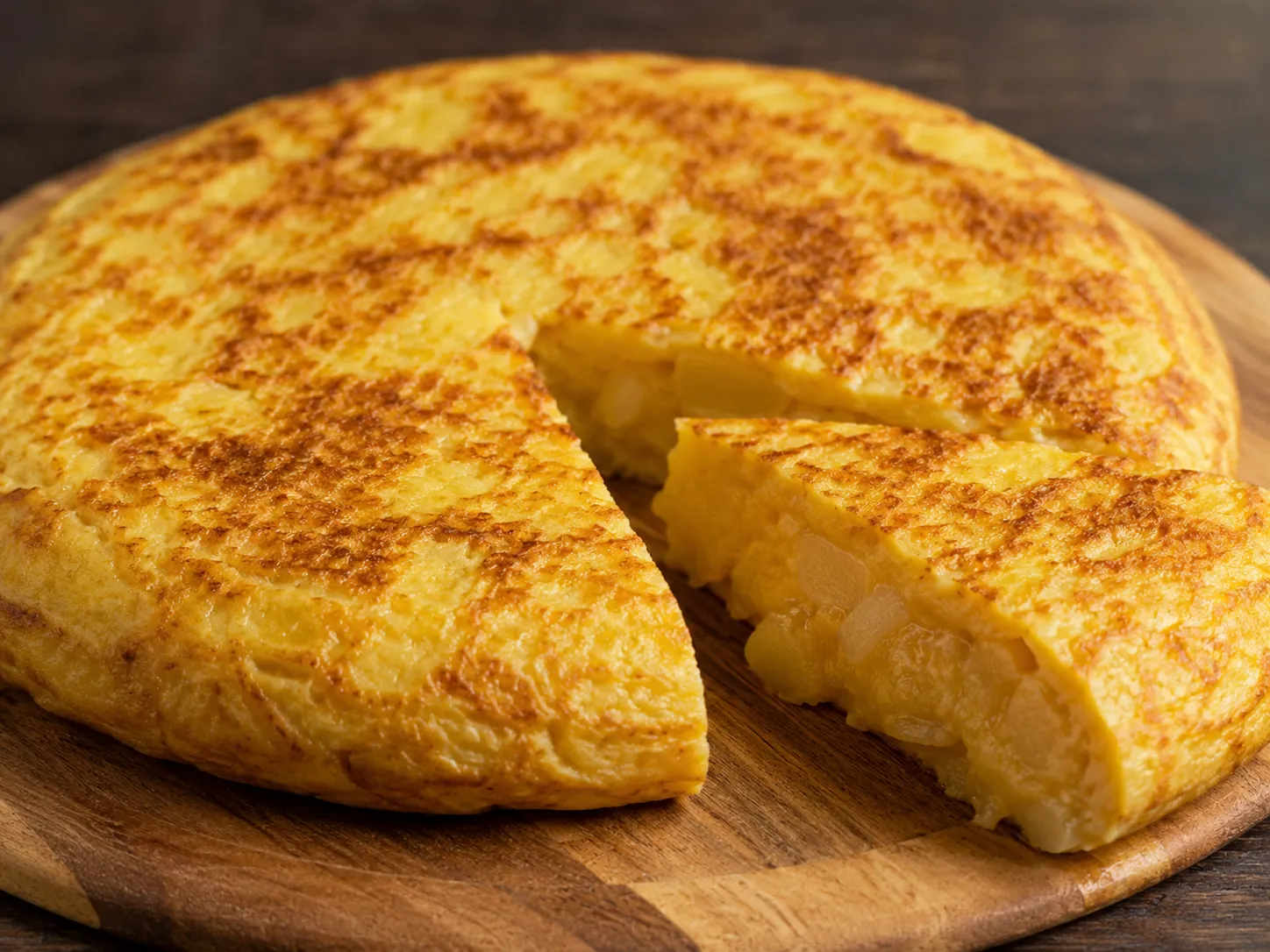 Tortilla de patatas jugosa con cebolla